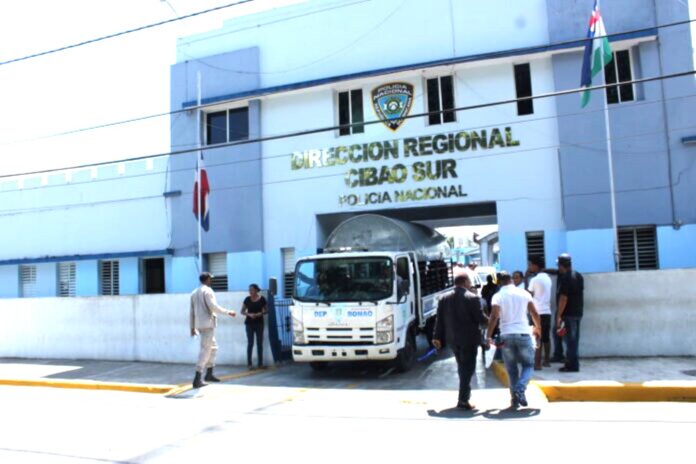 PN apresó a tres hombres, incluyendo a un cabo de esa institución del orden por presunta participacion en el robo de más de tres millones de pesos en la residencia del artista en Bonao