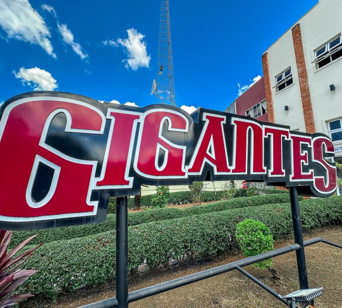 Logo Gigantes