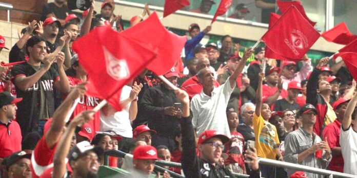 Fans-del-Escogido-Campeones-1140x570