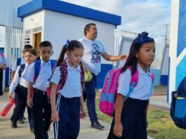RECLAMO: Con actos inician año escolar en el país; hubieron protestas