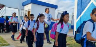 RECLAMO: Con actos inician año escolar en el país; hubieron protestas