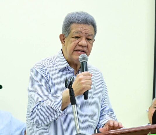BONAO: Leonel Fernández participa en asamblea provincial de dirigentes de la FP