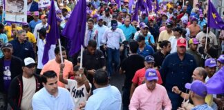 POLITICA: Danilo Medina juramenta a 1,150 nuevos miembros del PLD en Barahona