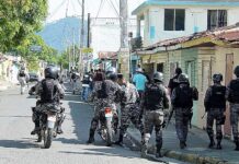 Amplio operativo: PN con unidades tácticas buscan «hasta debajo de las piedras» al delincuente Hansel Boca Negra
