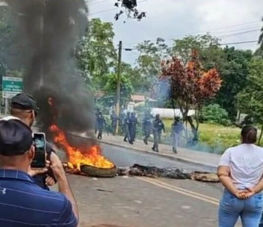 REIVINDICACIONES: Grupos populares de Salcedo extienden huelga por 24 horas
