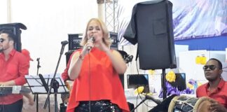 VIOLENCIA: Miriam Cruz vive momentos de tensión: motorista lanza una piedra contra su vehículo