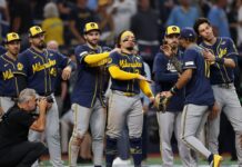 MLB: Milwaukee humilla 10-1 a los Rays y se colocan a una victoria de primer titulo de Serie Mundial