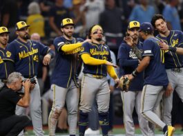 MLB: Milwaukee humilla 10-1 a los Rays y se colocan a una victoria de primer titulo de Serie Mundial